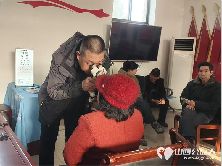 介休市敬老协会组织志愿者2026年1月17日走进绵山镇焦家堡村为60岁以上所有老人理发体检 - 第13张