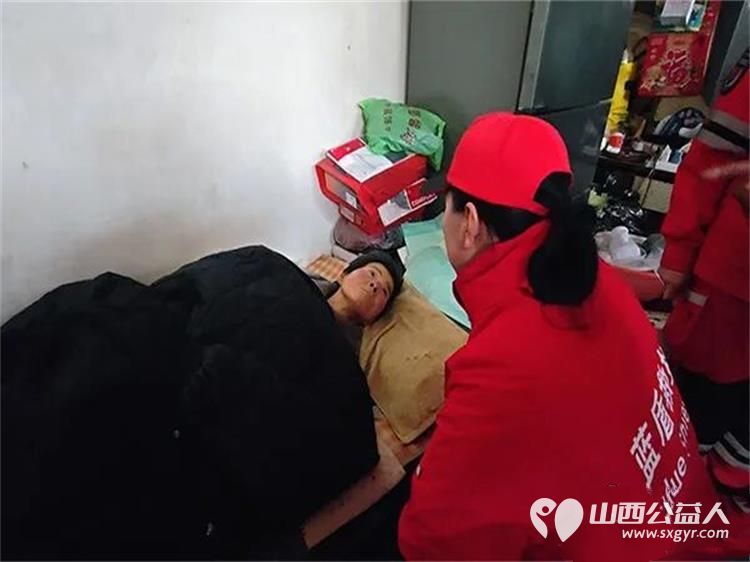 三年坚守送温暖爱心汇聚迎新春----忻州蓝盾应急救援队携手蓝盾妇女联合会开展三交镇困难家庭慰问活动为困难家庭送去米面油蔬菜鸡蛋肉等过年用品 - 第11张