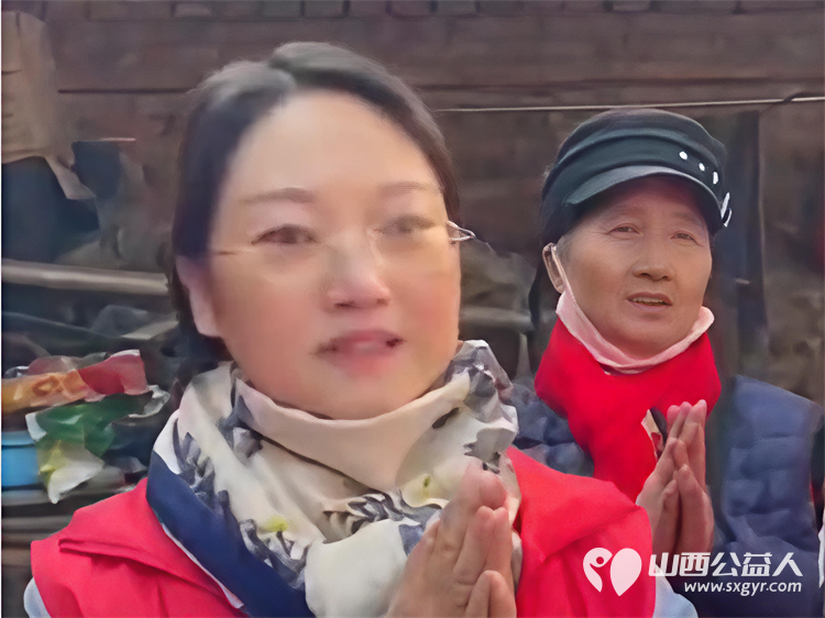 冬日暖阳情暖平顺----长治市爱心妈妈团队奔赴平顺县北社乡西北坡村手提米面油牛奶鸡蛋等物资慰问因患重病瘫痪在床的王延丽 - 第21张 - 山西公益人 冬日暖阳情暖平顺----长治市爱心妈妈团队奔赴平顺县北社乡西北坡村手提米面油牛奶鸡蛋等物资慰问因患重病瘫痪在床的王延丽 - 第21张