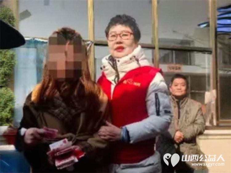 冬日暖阳情暖平顺----长治市爱心妈妈团队奔赴平顺县北社乡西北坡村手提米面油牛奶鸡蛋等物资慰问因患重病瘫痪在床的王延丽 - 第16张 - 山西公益人 冬日暖阳情暖平顺----长治市爱心妈妈团队奔赴平顺县北社乡西北坡村手提米面油牛奶鸡蛋等物资慰问因患重病瘫痪在床的王延丽 - 第16张