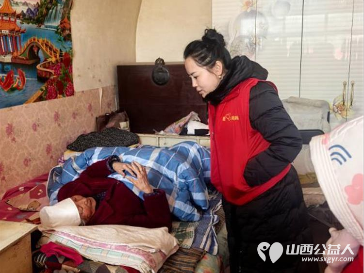冬日暖阳情暖平顺----长治市爱心妈妈团队奔赴平顺县北社乡西北坡村手提米面油牛奶鸡蛋等物资慰问因患重病瘫痪在床的王延丽 - 第6张 - 山西公益人 冬日暖阳情暖平顺----长治市爱心妈妈团队奔赴平顺县北社乡西北坡村手提米面油牛奶鸡蛋等物资慰问因患重病瘫痪在床的王延丽 - 第6张