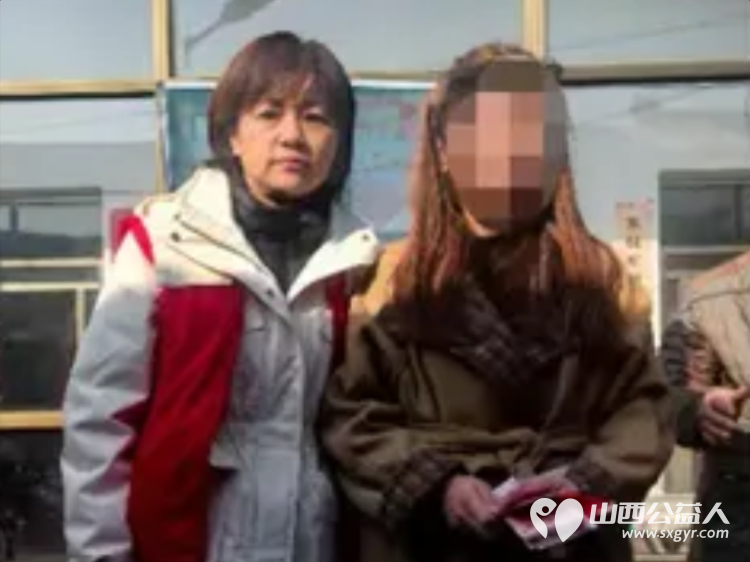 冬日暖阳情暖平顺----长治市爱心妈妈团队奔赴平顺县北社乡西北坡村手提米面油牛奶鸡蛋等物资慰问因患重病瘫痪在床的王延丽 - 第10张 - 山西公益人 冬日暖阳情暖平顺----长治市爱心妈妈团队奔赴平顺县北社乡西北坡村手提米面油牛奶鸡蛋等物资慰问因患重病瘫痪在床的王延丽 - 第10张