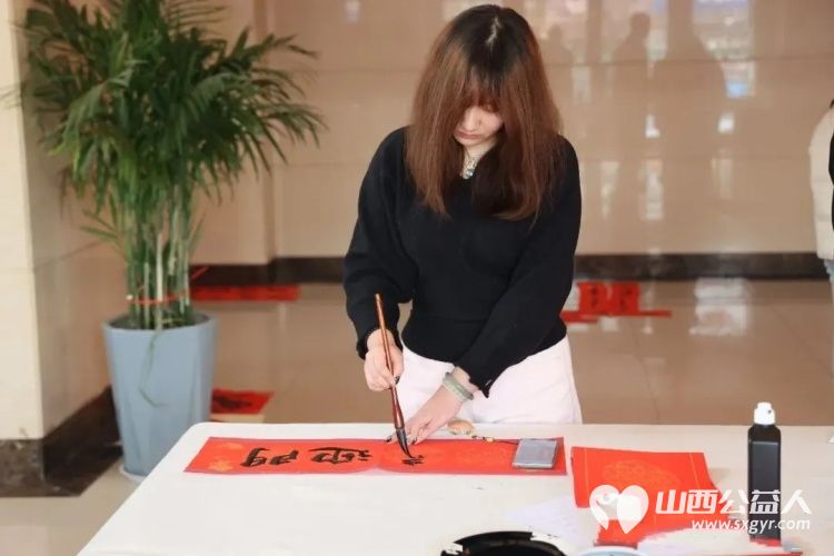 忻州文化研究院、忻州市书法家协会联合举办万福迎春公益活动搭建起了文化惠民情感联结的桥梁为市民送上了浓浓的新春祝福 - 第10张