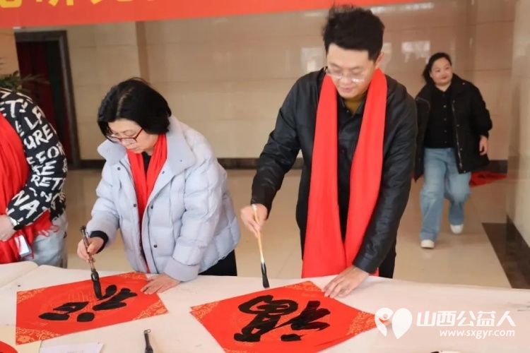 忻州文化研究院、忻州市书法家协会联合举办万福迎春公益活动搭建起了文化惠民情感联结的桥梁为市民送上了浓浓的新春祝福 - 第8张
