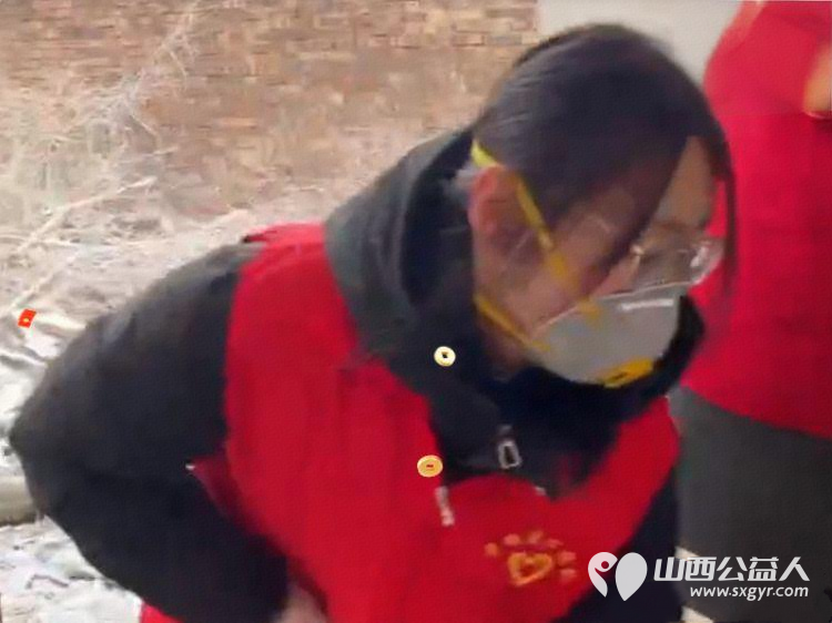 雪天暖人心帮扶守希望----长治市善泽留守困境儿童救助协会爱心行动助力特殊家庭舒心过年对张新娥一家开展专项爱心帮扶活动以环境整治物资捐赠为主 - 第6张 - 山西公益人 雪天暖人心帮扶守希望----长治市善泽留守困境儿童救助协会爱心行动助力特殊家庭舒心过年对张新娥一家开展专项爱心帮扶活动以环境整治物资捐赠为主 - 第6张