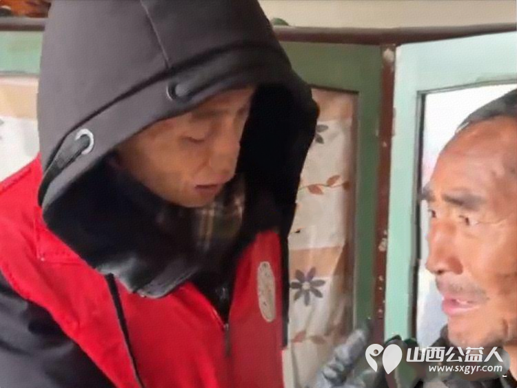 雪天暖人心帮扶守希望----长治市善泽留守困境儿童救助协会爱心行动助力特殊家庭舒心过年对张新娥一家开展专项爱心帮扶活动以环境整治物资捐赠为主 - 第5张 - 山西公益人 雪天暖人心帮扶守希望----长治市善泽留守困境儿童救助协会爱心行动助力特殊家庭舒心过年对张新娥一家开展专项爱心帮扶活动以环境整治物资捐赠为主 - 第5张