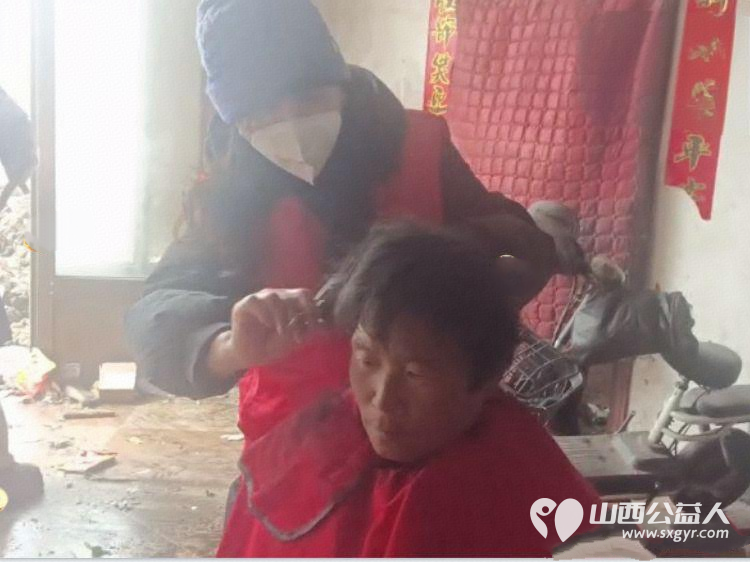 雪天暖人心帮扶守希望----长治市善泽留守困境儿童救助协会爱心行动助力特殊家庭舒心过年对张新娥一家开展专项爱心帮扶活动以环境整治物资捐赠为主 - 第9张 - 山西公益人 雪天暖人心帮扶守希望----长治市善泽留守困境儿童救助协会爱心行动助力特殊家庭舒心过年对张新娥一家开展专项爱心帮扶活动以环境整治物资捐赠为主 - 第9张