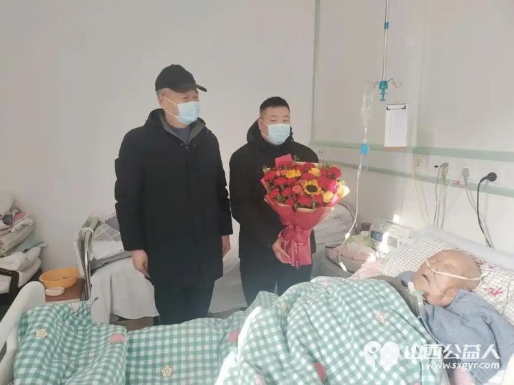 过节不忘先辈恩探望茶寿老红军 山西省爱国拥军模范何作冻、赵长齐前往太原市九八五医院看望108岁的老红军马志选 - 第1张 - 山西公益人 过节不忘先辈恩探望茶寿老红军 山西省爱国拥军模范何作冻、赵长齐前往太原市九八五医院看望108岁的老红军马志选 - 第1张