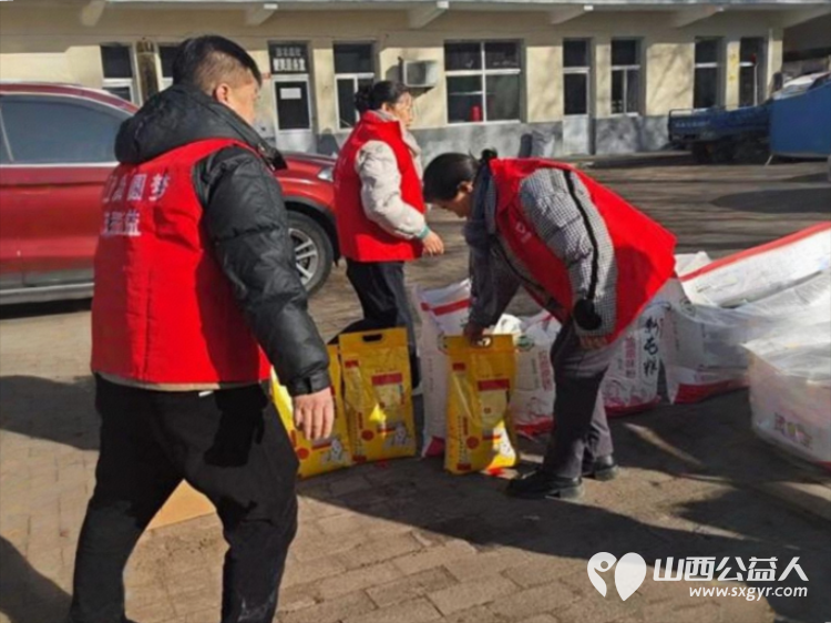 新岁启封初心不改 长治圆梦公益协会组织志愿者来到长治市西北呈村看望残疾老人和五保户并送去米面油面片方便面等生活物资 - 第19张 - 山西公益人 新岁启封初心不改 长治圆梦公益协会组织志愿者来到长治市西北呈村看望残疾老人和五保户并送去米面油面片方便面等生活物资 - 第19张