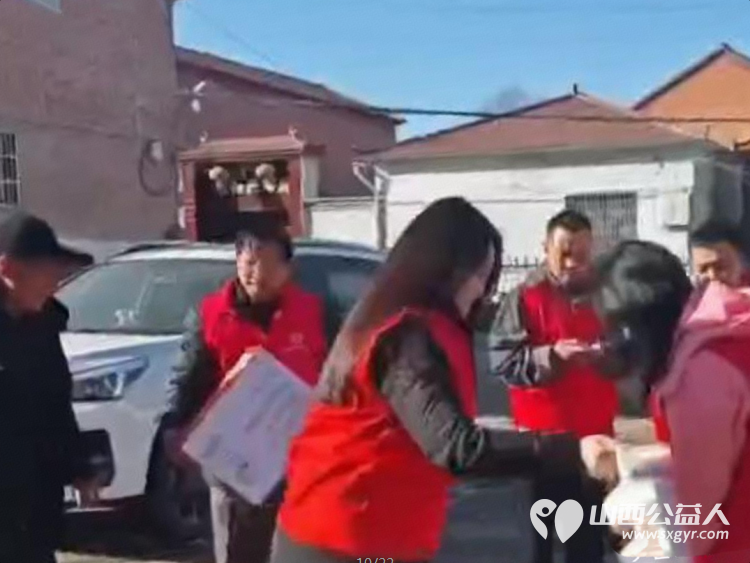 新岁启封初心不改 长治圆梦公益协会组织志愿者来到长治市西北呈村看望残疾老人和五保户并送去米面油面片方便面等生活物资 - 第6张 - 山西公益人 新岁启封初心不改 长治圆梦公益协会组织志愿者来到长治市西北呈村看望残疾老人和五保户并送去米面油面片方便面等生活物资 - 第6张