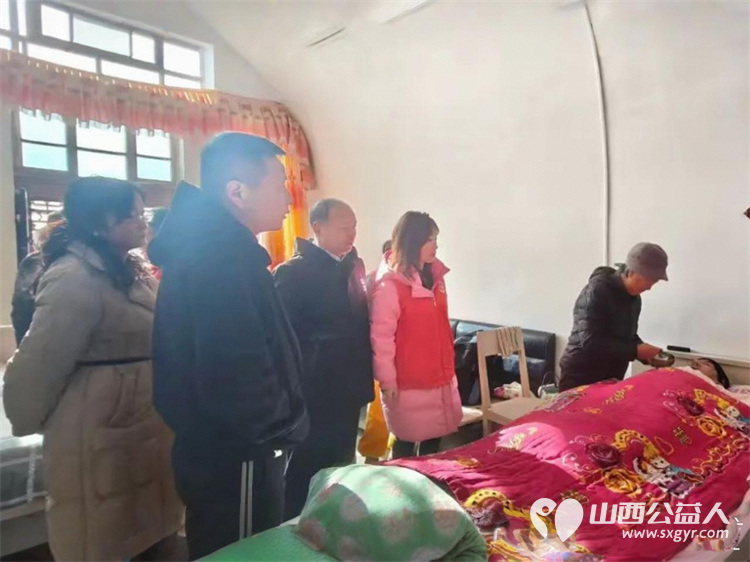 守望相助爱在身边----潞城区正能量公益协会春节前慰问志愿者家属身患重病的老党员父亲送去节日慰问品与暖心关怀 - 第7张 - 山西公益人 守望相助爱在身边----潞城区正能量公益协会春节前慰问志愿者家属身患重病的老党员父亲送去节日慰问品与暖心关怀 - 第7张
