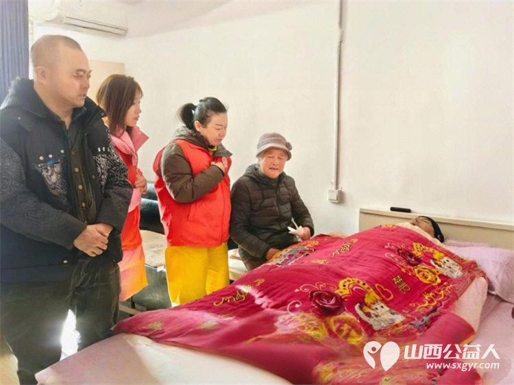 守望相助爱在身边----潞城区正能量公益协会春节前慰问志愿者家属身患重病的老党员父亲送去节日慰问品与暖心关怀 - 第5张 - 山西公益人 守望相助爱在身边----潞城区正能量公益协会春节前慰问志愿者家属身患重病的老党员父亲送去节日慰问品与暖心关怀 - 第5张
