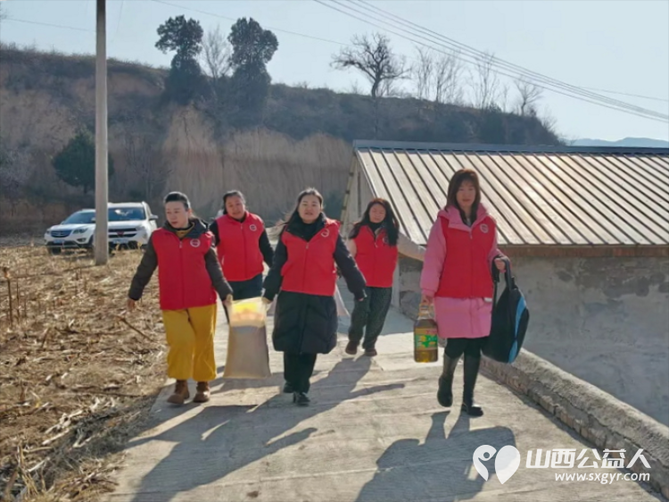 守望相助爱在身边----潞城区正能量公益协会春节前慰问志愿者家属身患重病的老党员父亲送去节日慰问品与暖心关怀 - 第3张 - 山西公益人 守望相助爱在身边----潞城区正能量公益协会春节前慰问志愿者家属身患重病的老党员父亲送去节日慰问品与暖心关怀 - 第3张