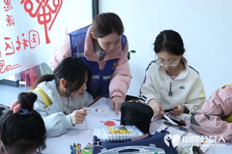 腊八传薪火实践育新人----浑源县青年志愿者协会组织思源社区35名青少年开展传统文化社会实践活动让青少年感知腊八节的文化底蕴 - 第10张 - 山西公益人 腊八传薪火实践育新人----浑源县青年志愿者协会组织思源社区35名青少年开展传统文化社会实践活动让青少年感知腊八节的文化底蕴 - 第10张