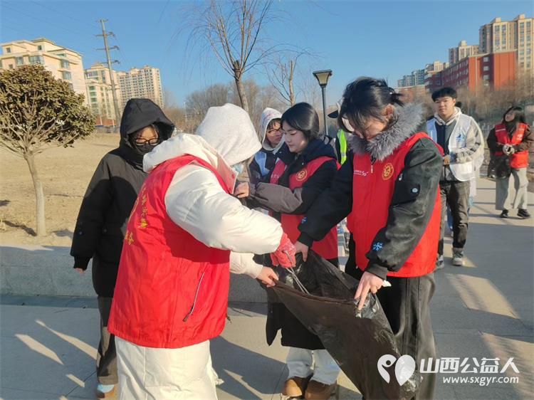 守文峪清流 我们美好的寒假志愿假期 文水县爱心帮扶志愿者协会1月22日组织文水县返乡大学生保护文峪河环保志愿行活动 - 第2张
