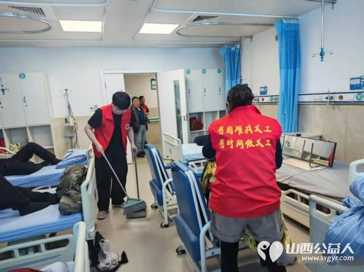 公益理发进病房温情服务暖人心----长治市义工协会联合和济医院神经内科开展便民活动解决住院患者理发难问题 - 第5张