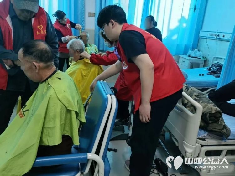 公益理发进病房温情服务暖人心----长治市义工协会联合和济医院神经内科开展便民活动解决住院患者理发难问题 - 第12张