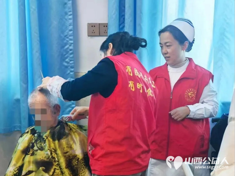 公益理发进病房温情服务暖人心----长治市义工协会联合和济医院神经内科开展便民活动解决住院患者理发难问题 - 第4张