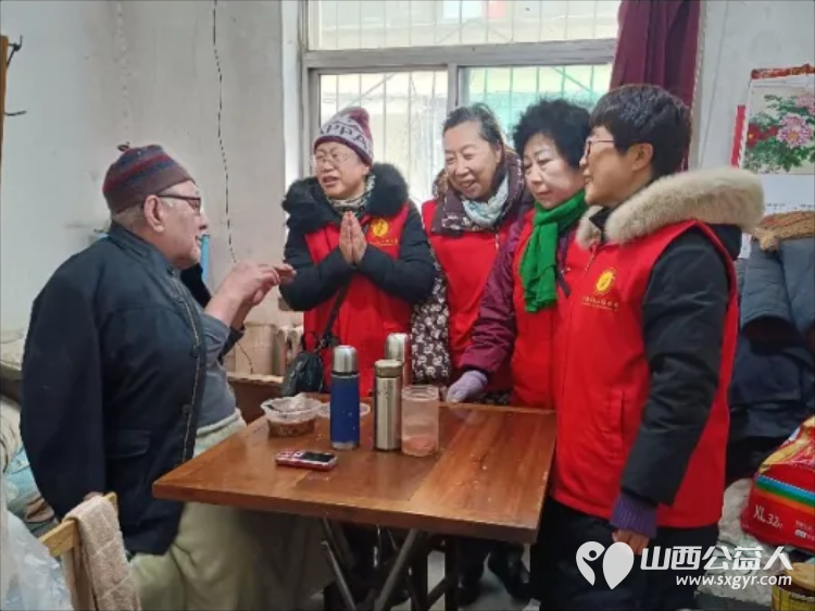 一碗腊八粥温暖一座城 阳泉市义工联合会第十三届“浓情腊八爱心粥”公益活动一碗碗饱含深情的腊八粥送到了独居老人环卫工人户外工作者及路人手中 - 第58张 - 山西公益人 一碗腊八粥温暖一座城 阳泉市义工联合会第十三届“浓情腊八爱心粥”公益活动一碗碗饱含深情的腊八粥送到了独居老人环卫工人户外工作者及路人手中 - 第58张