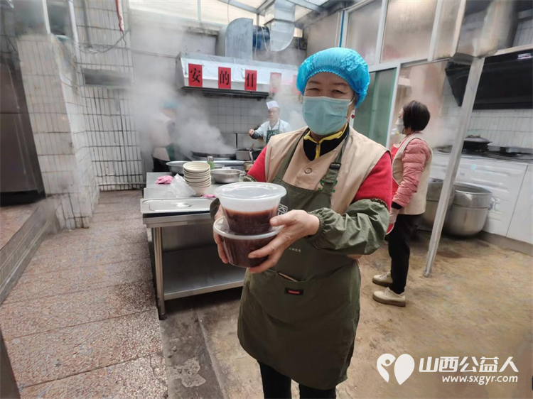 长治雨花斋二部第九届腊八施粥：九年温情暖古城从腊八节前两天开始连续四天将为市民免费赠送3000份腊八粥 - 第2张