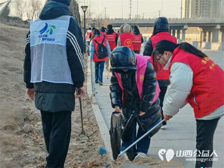 守护生态绿我们一直在行动 1月24日文水县爱心帮扶志愿者协会继续组织返乡大学生与志愿者们共同奔赴文峪河畔合力清理出4袋垃圾 - 第2张