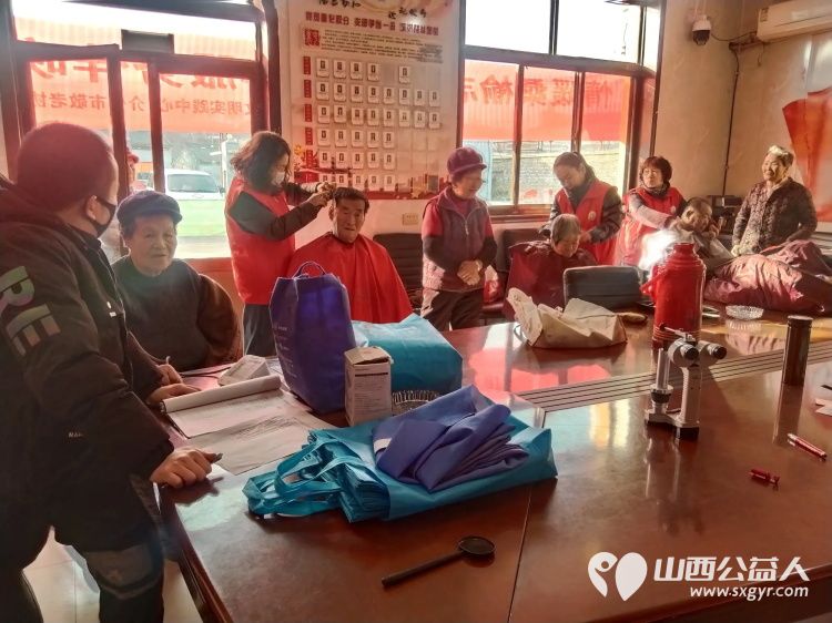 2026年1月24日介休市敬老协会组织志愿者走进连福镇里屯村在村委为60岁以上所有老人爱心理发体检这是我协会“常回家看看”的第624次活动 - 第3张