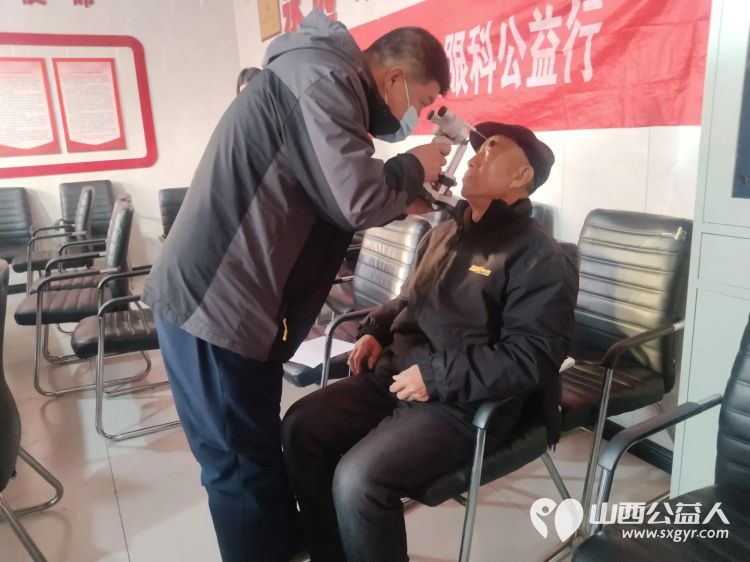 2026年1月24日介休市敬老协会组织志愿者走进连福镇里屯村在村委为60岁以上所有老人爱心理发体检这是我协会“常回家看看”的第624次活动 - 第7张