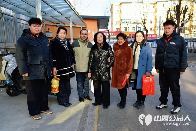 太原市学花志愿服务中心党支部组织志愿者对全国劳模王收秋、全国劳模董林、中国好人陈银娃进行了慰问感谢山西永乐苑粮油食品有限公司的赞助 - 第3张