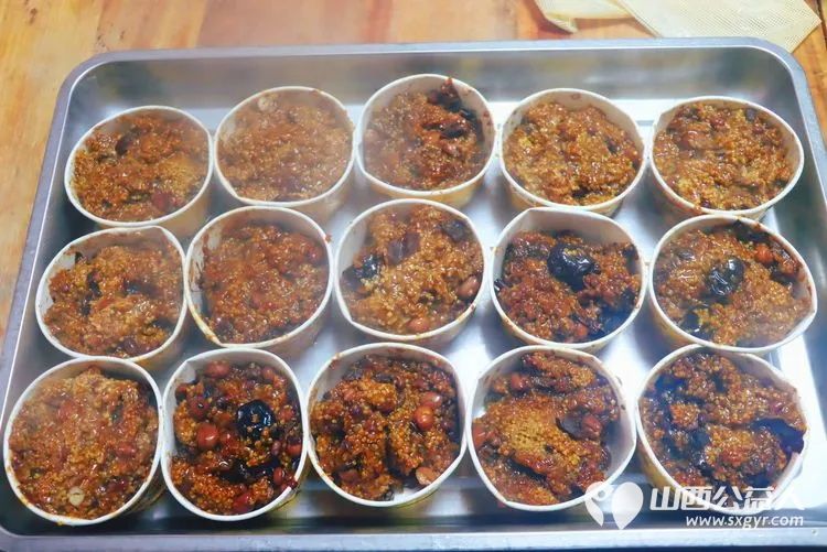 忻州市人才中学在腊八节于早上为全体师生送上了一碗碗热气腾腾软糯香甜的腊八粥让传统文化在校园中落地生根薪火相传 - 第14张 - 山西公益人 忻州市人才中学在腊八节于早上为全体师生送上了一碗碗热气腾腾软糯香甜的腊八粥让传统文化在校园中落地生根薪火相传 - 第14张