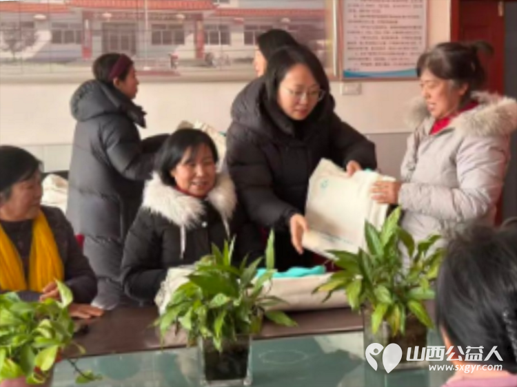 情暖寒假护成长 忻州市妇联机关干部职工及忻愿爱心妈妈代表赴原平开展儿童关爱暨爱心妈妈赋能培训 - 第10张 - 山西公益人 情暖寒假护成长 忻州市妇联机关干部职工及忻愿爱心妈妈代表赴原平开展儿童关爱暨爱心妈妈赋能培训 - 第10张