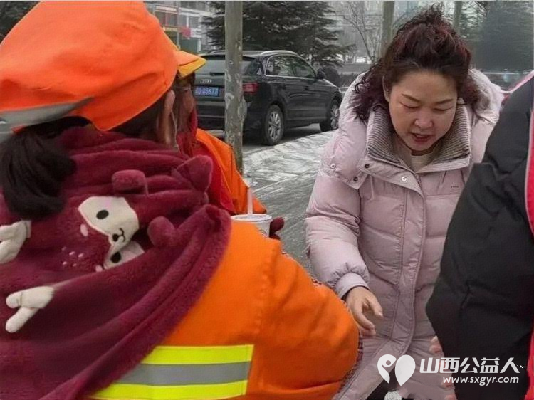 浓情腊八粥爱洒腊八节 长治市正能量公益协会在腊八节举办了赠粥活动四个腊八粥发放点位热闹非凡 - 第21张