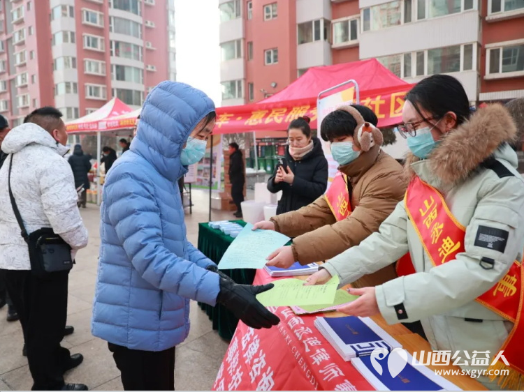 法润民心暖社区公益普法护安康----山西丞迪律师事务所走进太原市丽华苑社区开展普法宣传活动为辖区居民送上了一份法治暖心礼 - 第2张