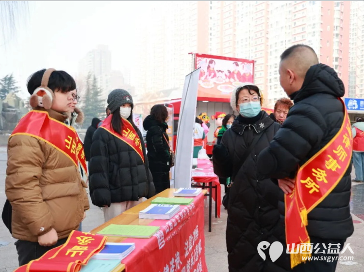 法润民心暖社区公益普法护安康----山西丞迪律师事务所走进太原市丽华苑社区开展普法宣传活动为辖区居民送上了一份法治暖心礼 - 第3张