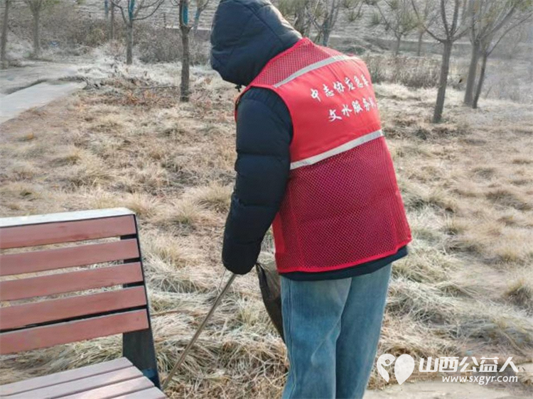 携手志愿之行共绘家乡之美 文水县爱心帮扶志愿者协会组织返乡大学生与志愿者们共同奔赴文峪河畔、县城重要路口服务县城的和谐稳定 - 第6张