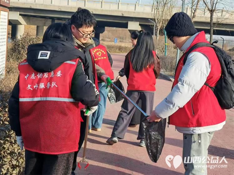 青春志愿行守护母亲河----文水县爱心帮扶志愿者协会文峪河保护维持交通秩序志愿服务活动1月28日第七天纪实 - 第4张