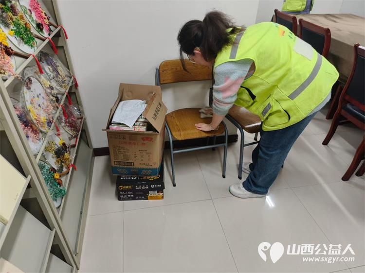 晋中新青年高校志愿者联合服务中心返乡大学生志愿者在社区开展志愿服务活动 - 第9张