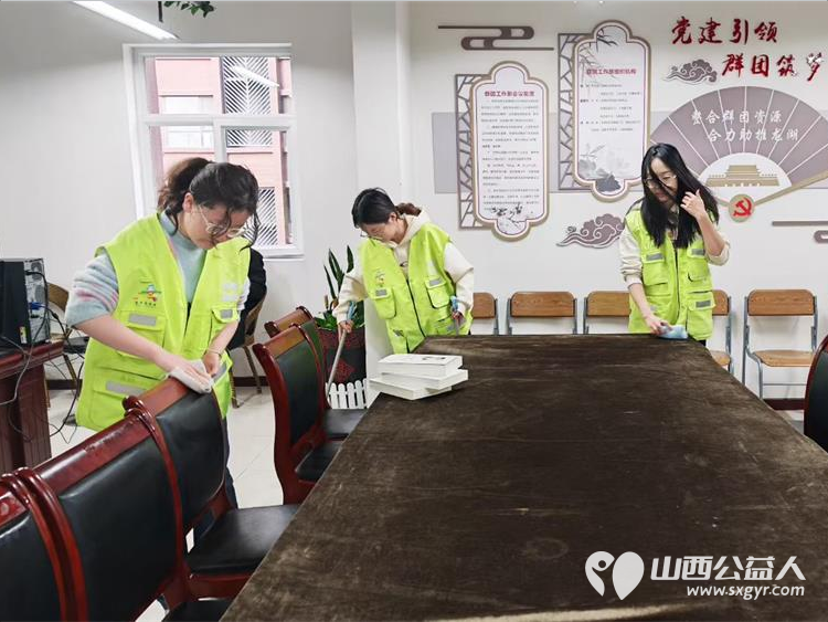 晋中新青年高校志愿者联合服务中心返乡大学生志愿者在社区开展志愿服务活动 - 第6张