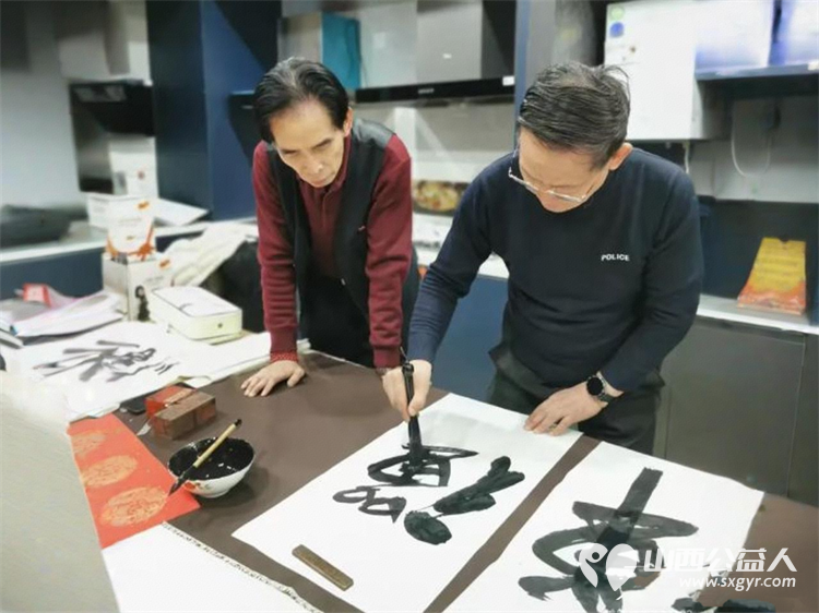 墨香送福情暖寒冬----长治市小雨点公益志愿者协会思源分会举办了慰问孤寡老人及赠送春联活动 - 第21张