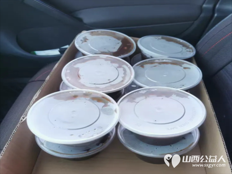 墨香送福情暖寒冬----长治市小雨点公益志愿者协会思源分会举办了慰问孤寡老人及赠送春联活动 - 第13张