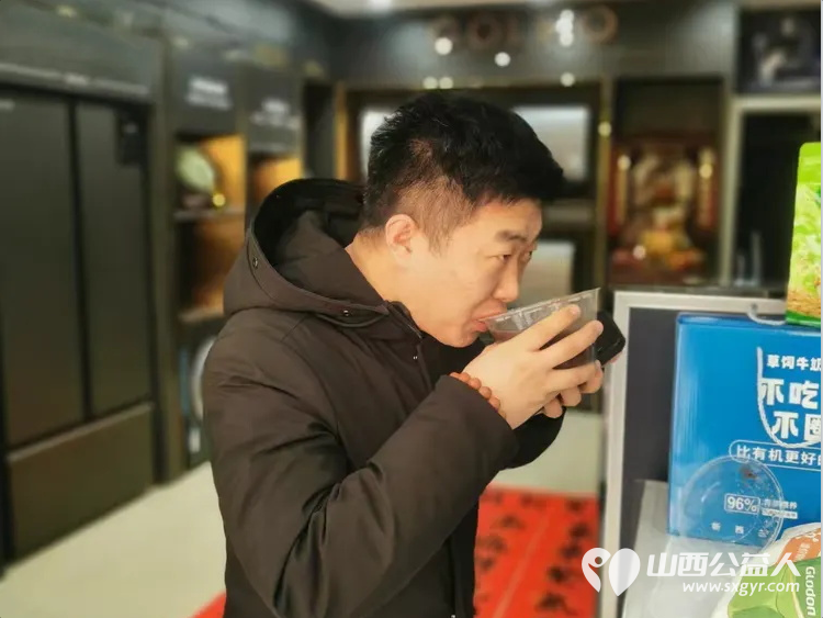 墨香送福情暖寒冬----长治市小雨点公益志愿者协会思源分会举办了慰问孤寡老人及赠送春联活动 - 第12张