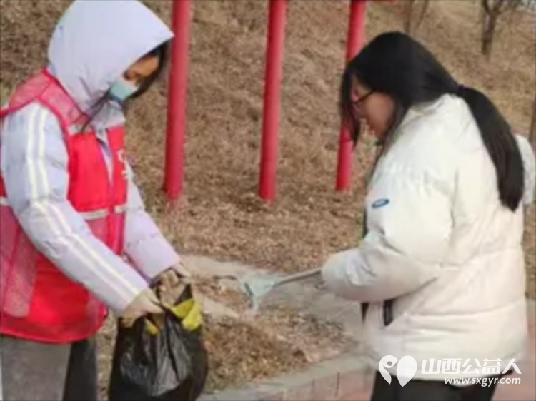 八载坚守志愿路双岗并行护文水 文水县爱心帮扶志愿者协会1月29日志愿服务迎来第八天志愿者们依旧一面守护文峪河畔生态之美一面筑牢交通路口文明防线 - 第5张