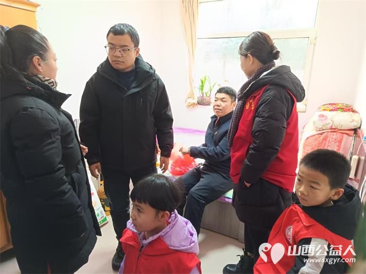 助残暖冬传温情两节慰问暖人心----浑源县民政局、浑源县残联、残志协会联合永安镇步云社区开展助残暖冬两节送温暖志愿服务活动慰问了三户生活困难家庭 - 第4张
