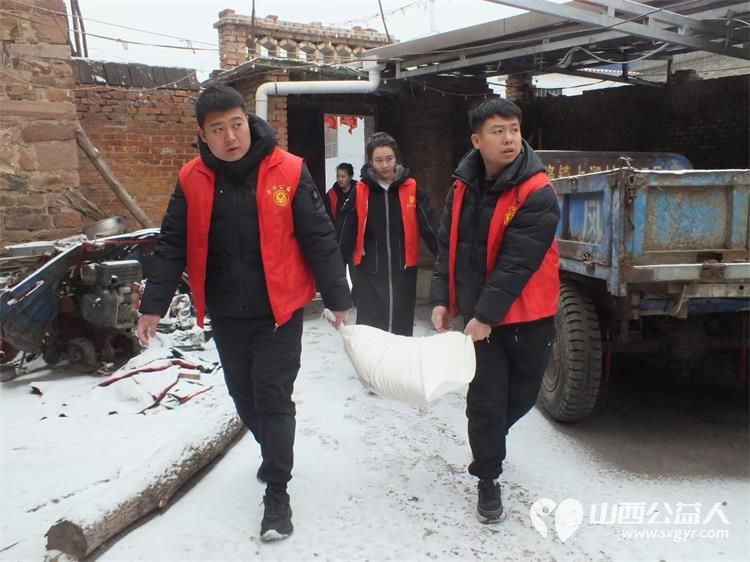 2026年春节寿阳县卡卡公益暖冬行动微光聚暖情系民生寿阳县卡卡公益为朝阳镇南燕竹镇等5个乡镇14户特殊家庭送暖 - 第4张