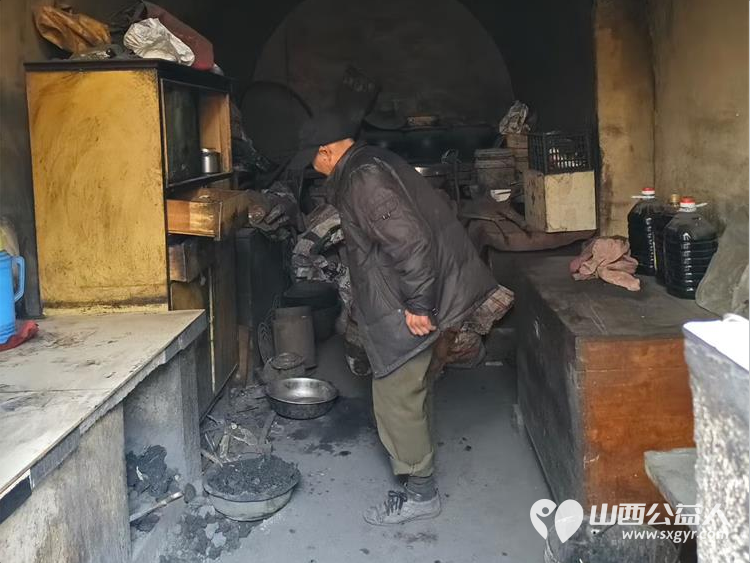 2026年春节寿阳县卡卡公益暖冬行动微光聚暖情系民生寿阳县卡卡公益为朝阳镇南燕竹镇等5个乡镇14户特殊家庭送暖 - 第9张