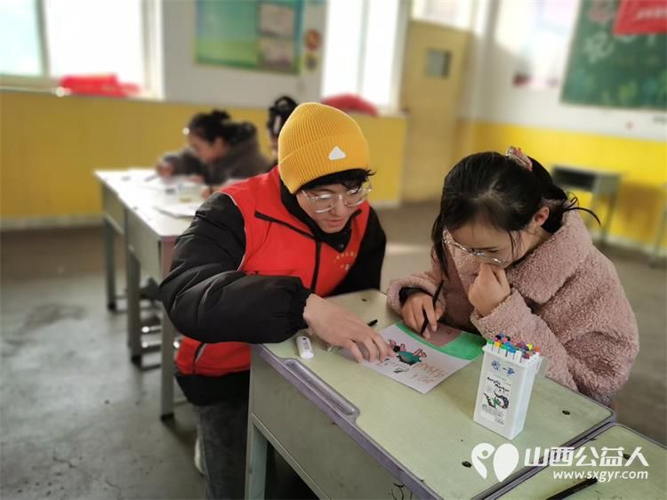 一笔一绘骏马志童心共赴马年梦 文水县爱心帮扶志愿者协会开展公益画画课堂马年绘马志愿者老师引导孩子们用画笔勾勒奔马英姿用童真笔触迎接即将到来的丙午马年 - 第7张