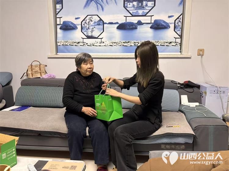 山西应用科技学院学生志愿者组织“情暖双代”公益服务赴山西省内各乡村为高龄老人提供健康监测为留守儿童进行学业辅导 - 第7张