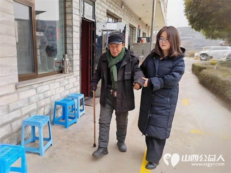 山西应用科技学院学生志愿者组织“情暖双代”公益服务赴山西省内各乡村为高龄老人提供健康监测为留守儿童进行学业辅导 - 第6张