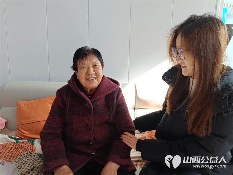 山西应用科技学院学生志愿者组织“情暖双代”公益服务赴山西省内各乡村为高龄老人提供健康监测为留守儿童进行学业辅导 - 第3张