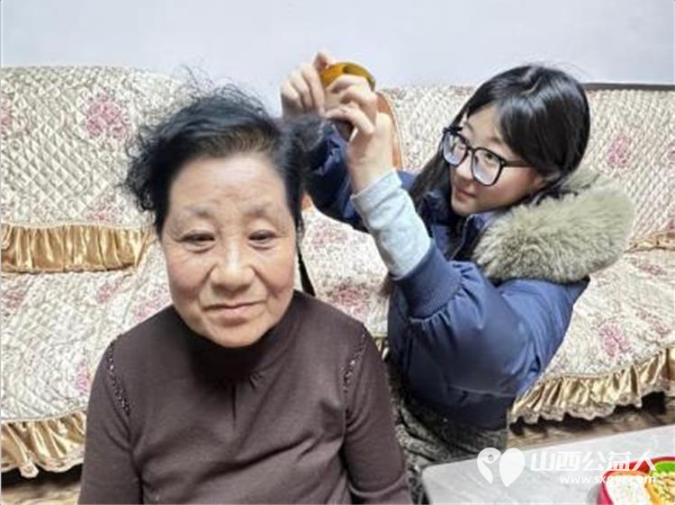 山西应用科技学院学生志愿者组织“情暖双代”公益服务赴山西省内各乡村为高龄老人提供健康监测为留守儿童进行学业辅导 - 第4张