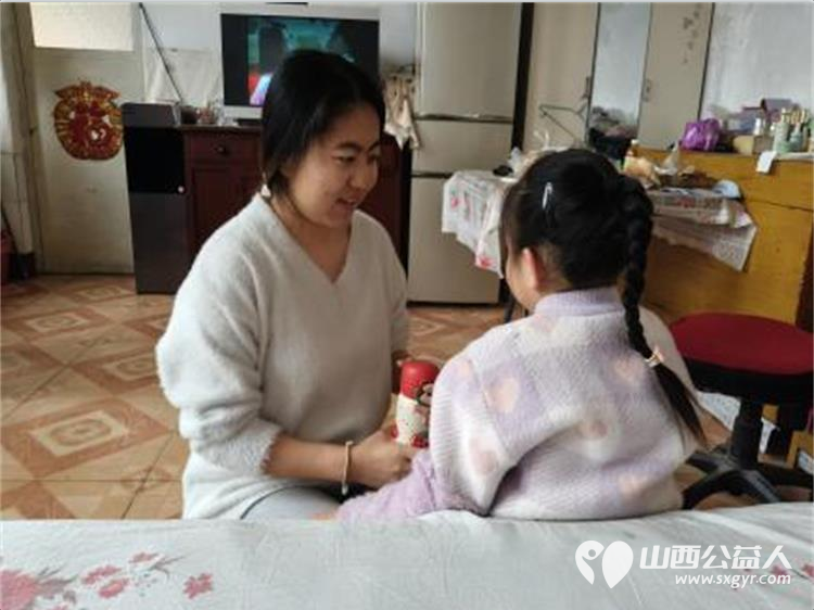 山西应用科技学院学生志愿者组织“情暖双代”公益服务赴山西省内各乡村为高龄老人提供健康监测为留守儿童进行学业辅导 - 第11张